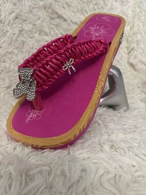 🌸. Women’s Decorative Hot Pink Braided Thong Sandals